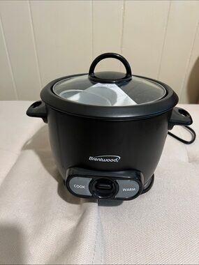 Brentwood Black Rice Cooker - Black - 3 cups uncooked